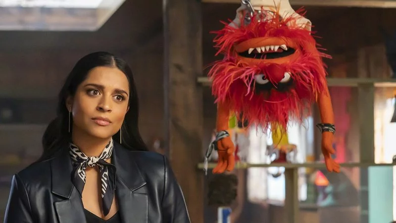 Lilly Signh y Animal en 'The Muppets'